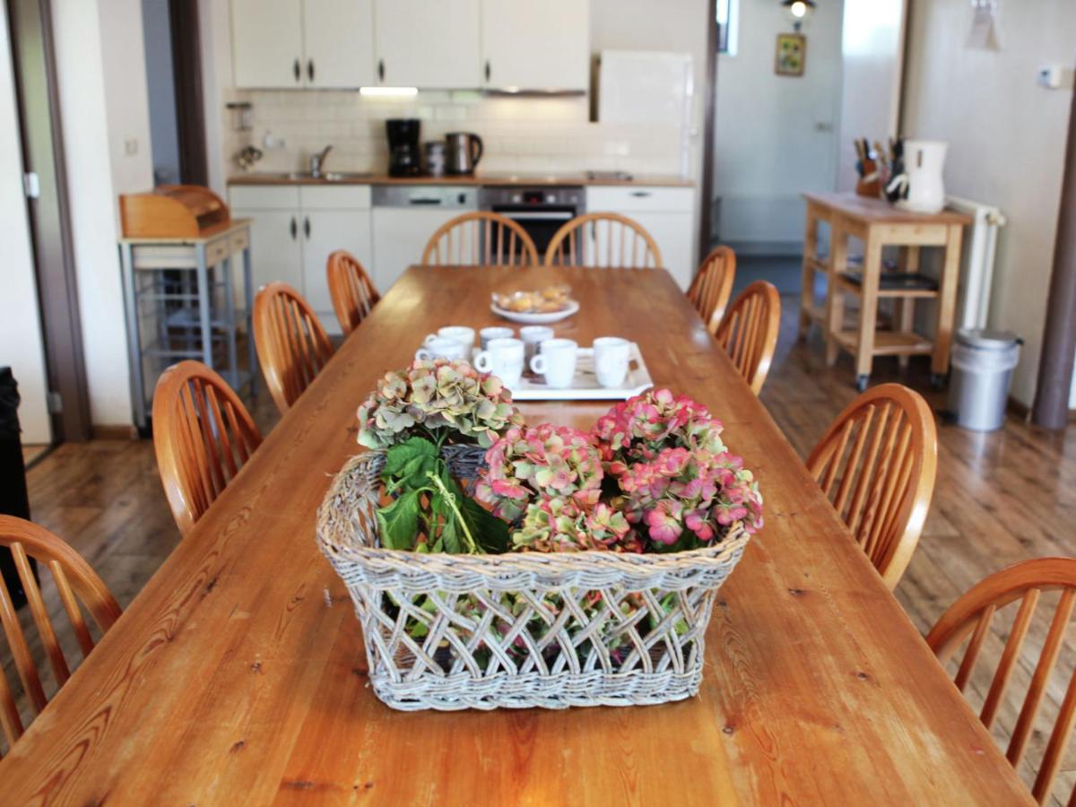 Vakantiehuis Spacious In With Private Terrace Eede